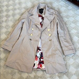 Elegant Beige Women's Coat
